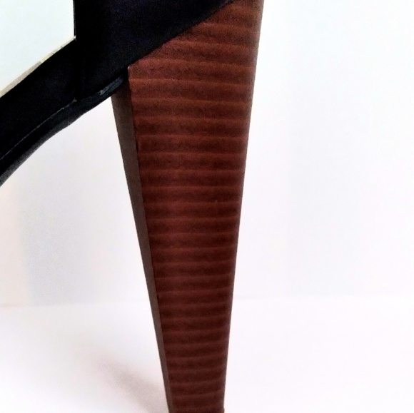 Black PU Leather Wooden Heel - Picture 4 of 4